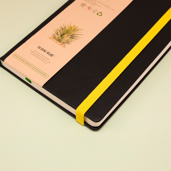 A5 ringbound notebook with hardcover coated paper, color-printed clip, pen holder, divider, and removable inner pages, notepad. A5 ringbound notebook with hardcover coated paper, color-printed clip, pen holder, divider, and removable inner pages, notepad.