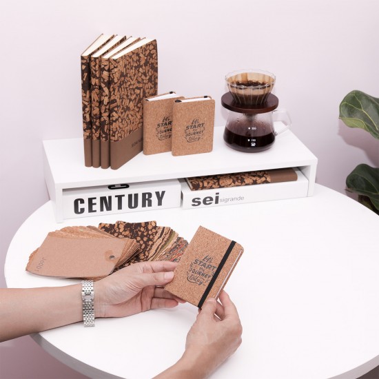 Patchwork leather notebook, fabric-grained PU notebook, tri-fold mounted imitation leather notebook, classic business style. Patchwork leather notebook, fabric-grained PU notebook, tri-fold mounted imitation leather notebook, classic business style.