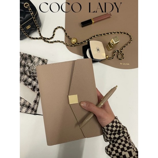 Tangle leather notebook for women, exquisite business office notebook, loose-leaf notebook gift set. Tangle leather notebook for women, exquisite business office notebook, loose-leaf notebook gift set.