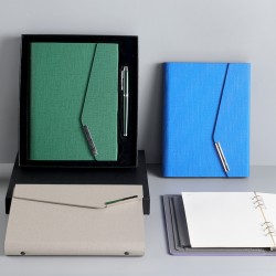 Specially available for business meetings, with a magnetic clasp, a tri-fold notepad gift set, and an A5 hardcover loose-leaf notebook. Cross-border product.